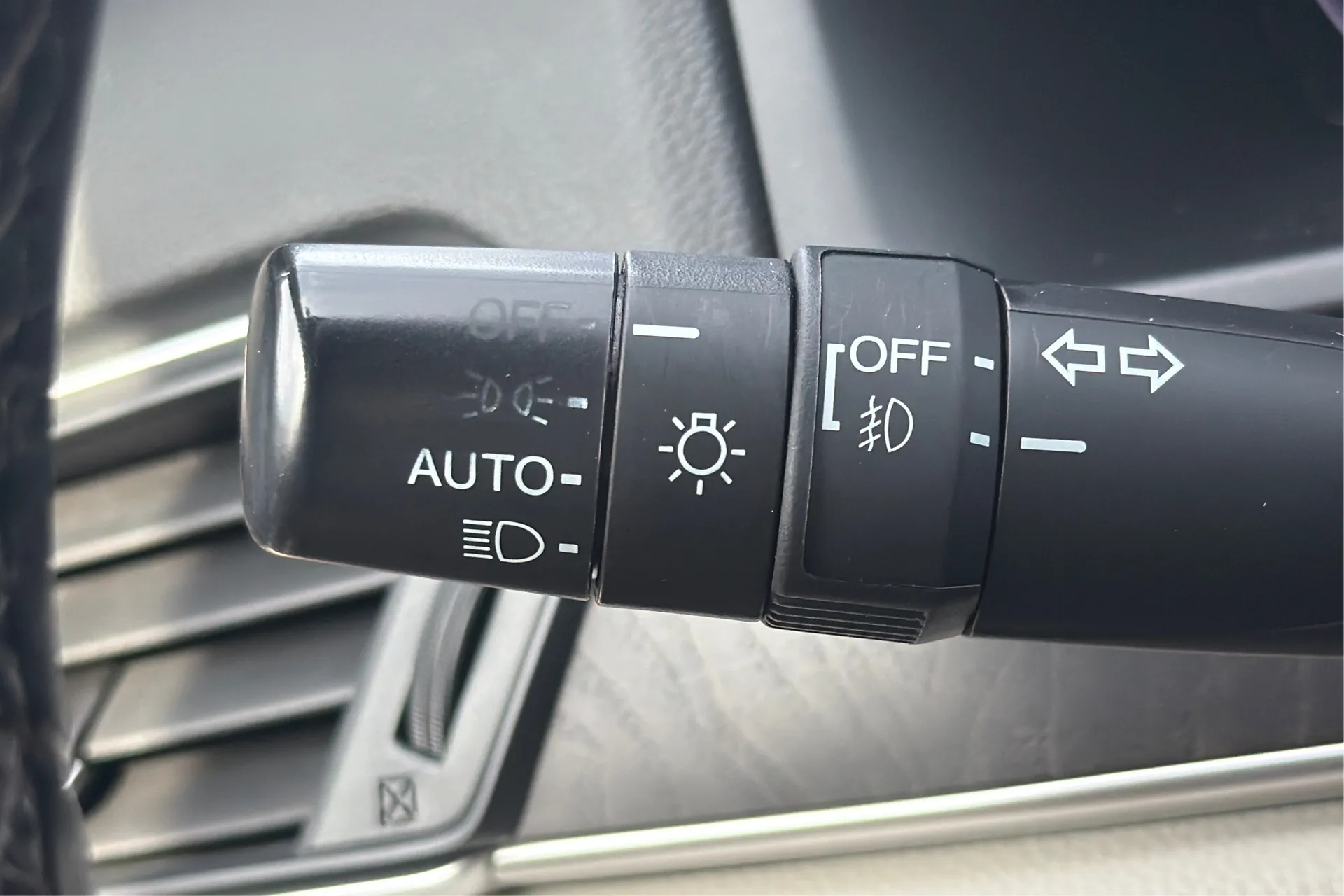 2021 Honda Accord EX-L - Photo 18