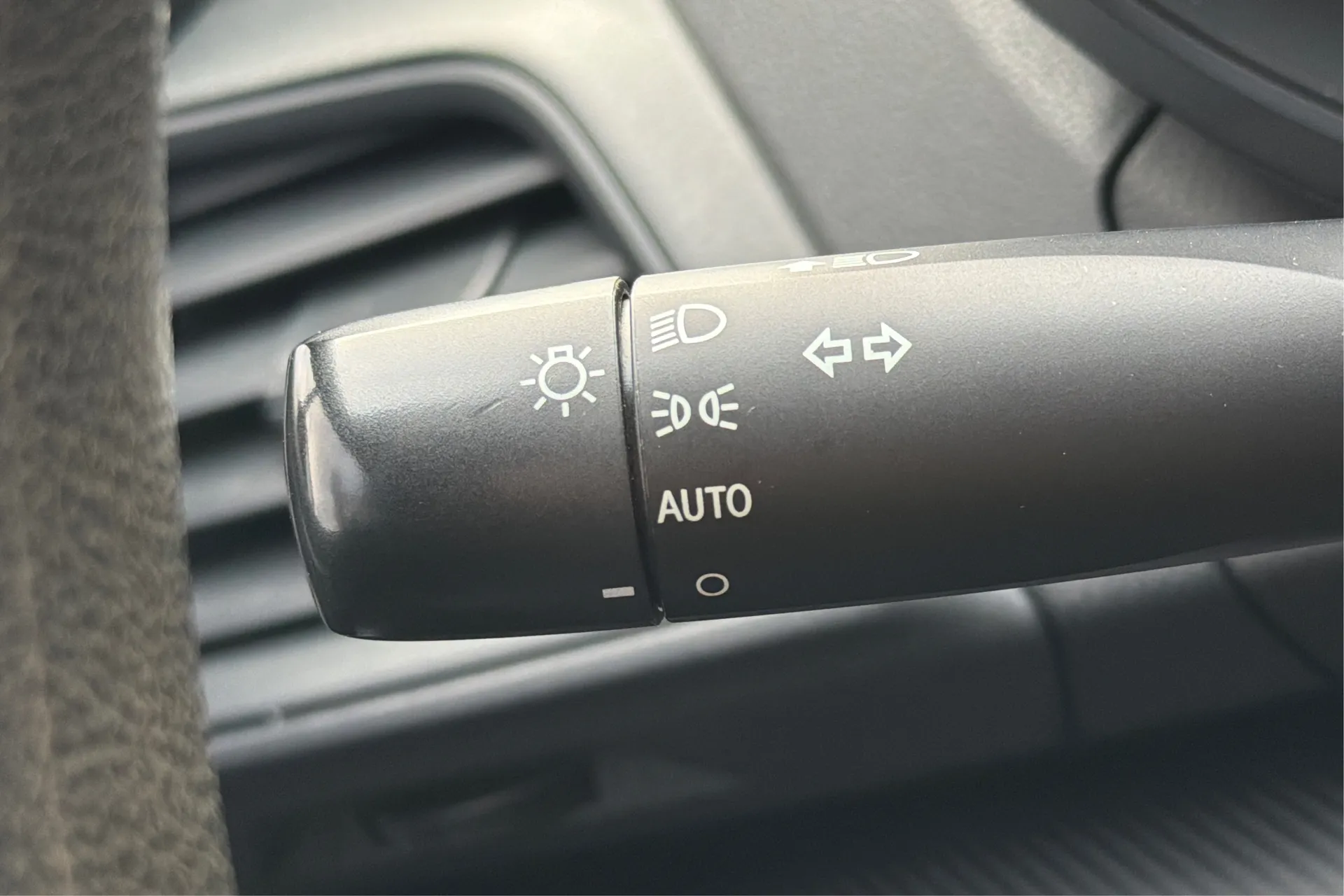 2019 Subaru Impreza Premium - Photo 17