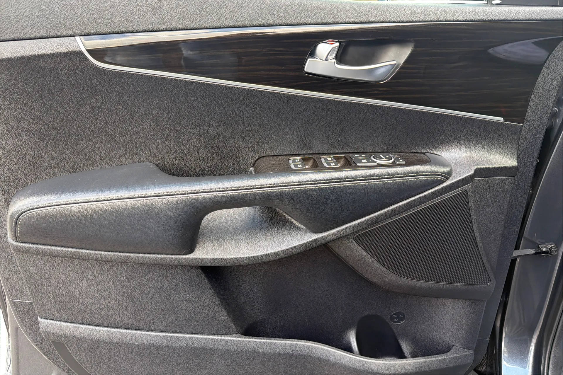 2020 Kia Sorento LX - Photo 18