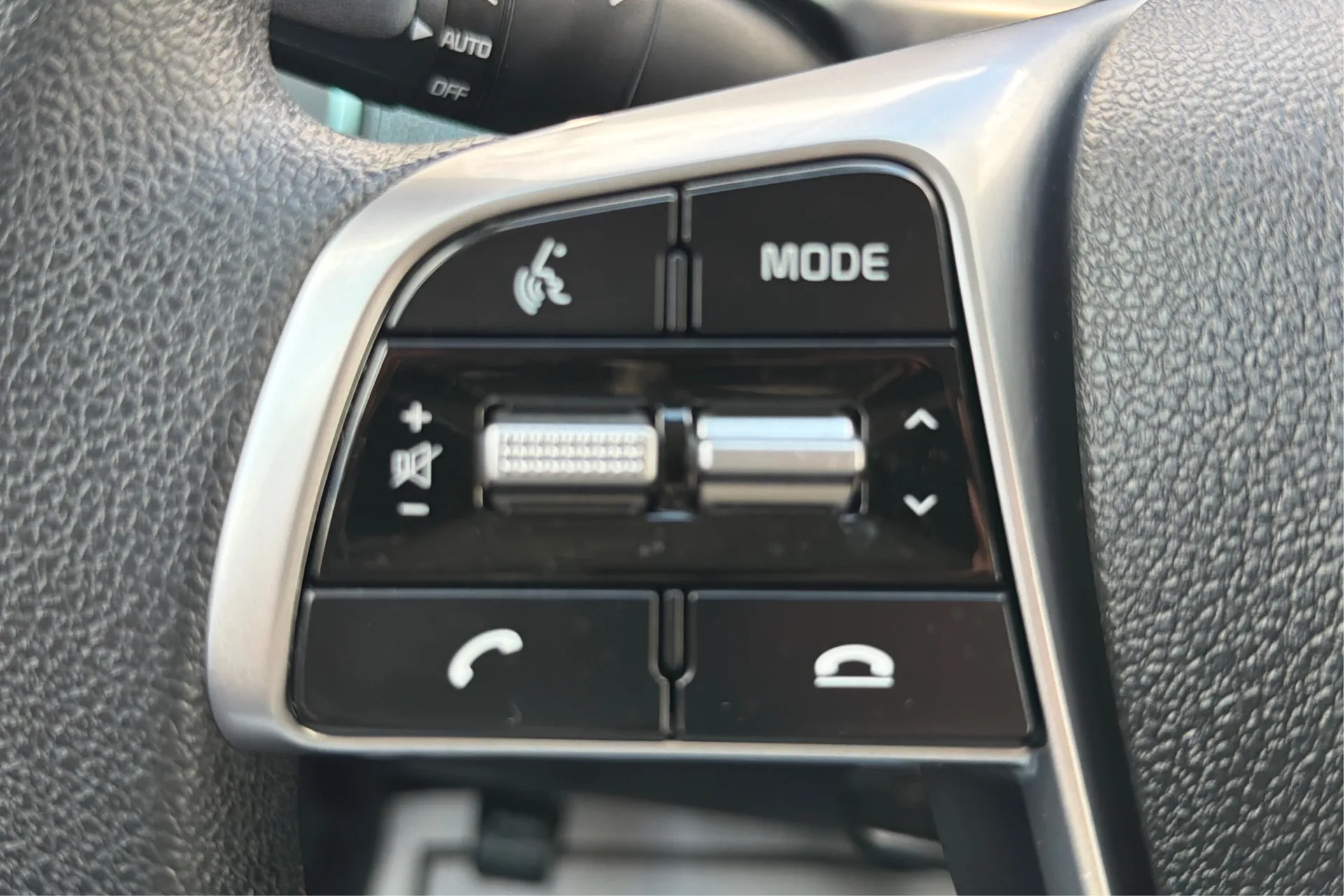 2020 Kia Sorento LX - Photo 29